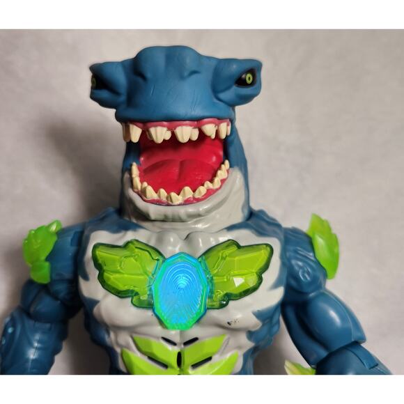 Beast Lab Shark Creator 7.75" Hammerhead Figure with Lights Tested Pre-owned - Picture 2 of 7